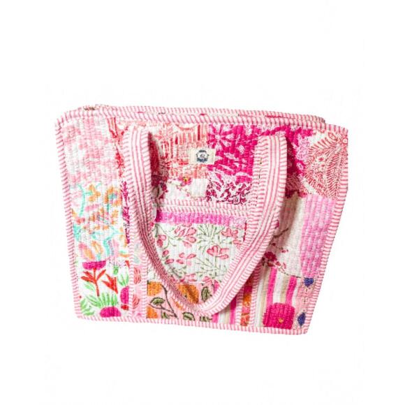 NEW HEART OF GRACE women\'s large quilted zipper tote bag in pink floral